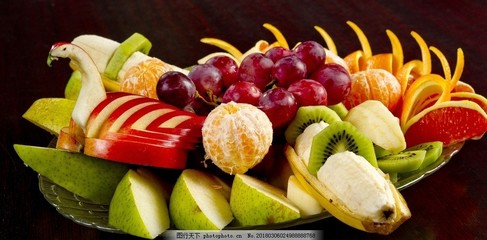 水果拼盘 色彩、营养与艺术的味蕾交响