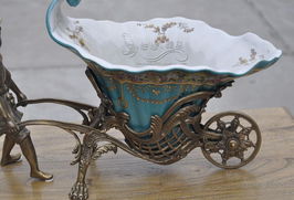 奢华欧式陶瓷铜艺果盘 创意人拉小车设计的艺术与实用